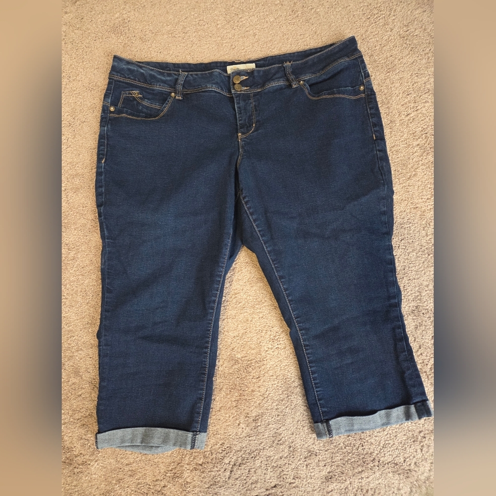 Royalty For Me WannaBettaButt Crop Jeans